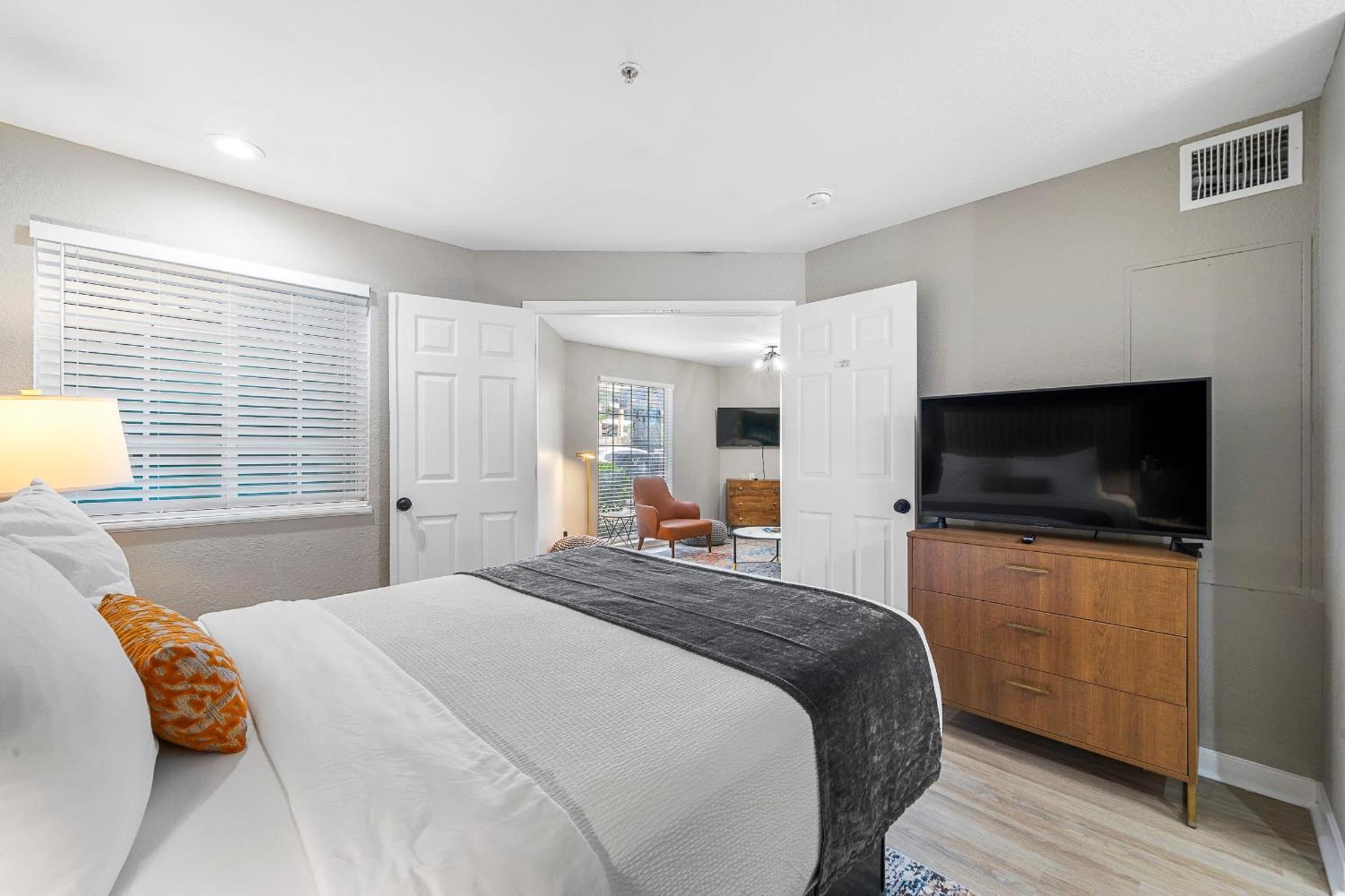Newly Renovated Gem: Buckhead Apartment Atlanta